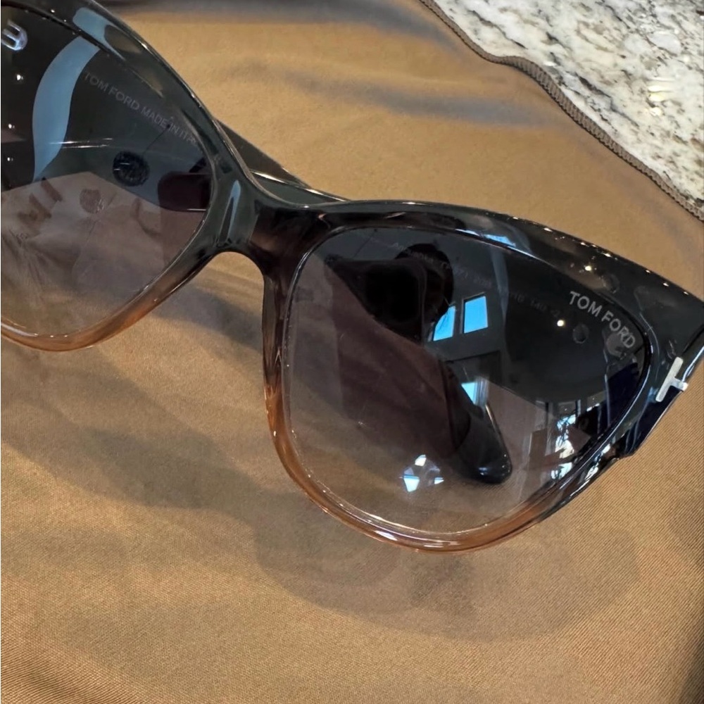 Tom Ford Women's Sunglasses - Black and Brown Gradient
